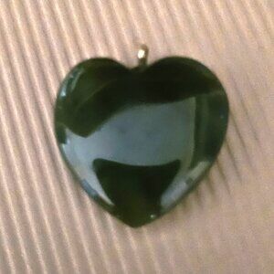 VINTAGE DEEP GREEN JADE HEART with DELICATE GOLD BAIL